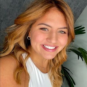 Meet your Posher, Cristina